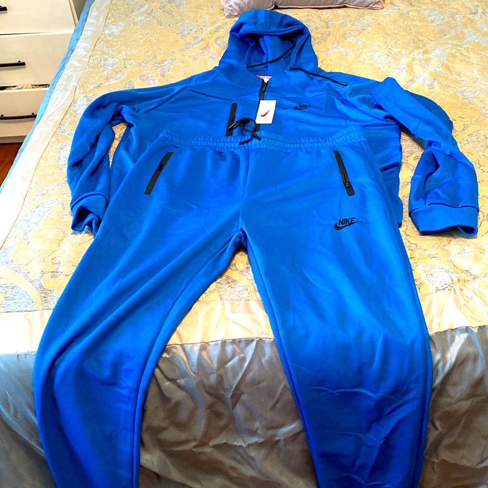 Nike sweat suit